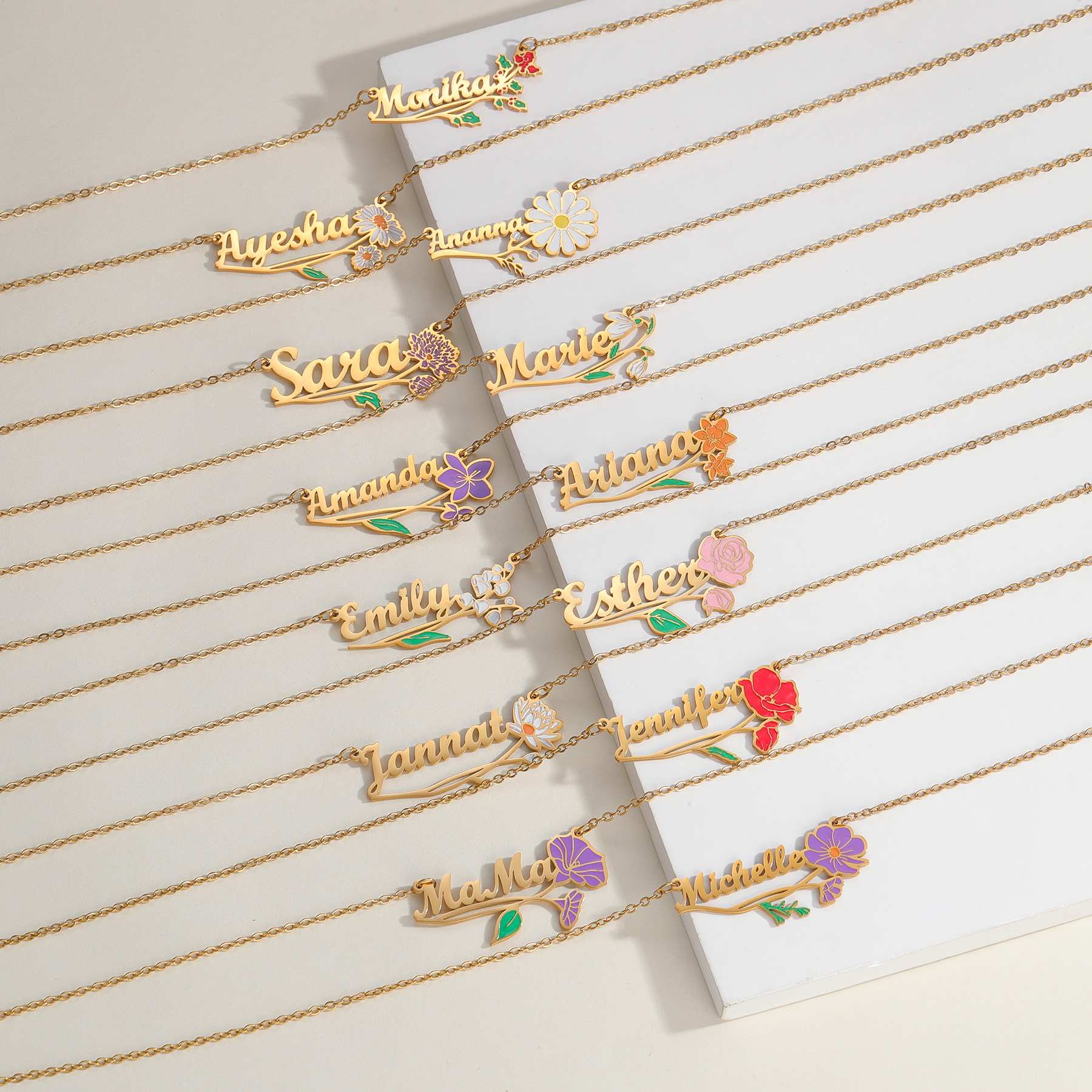 Birth Flower Necklace - قلادة أتشيروب مخصصة بالاسم مع طباعة