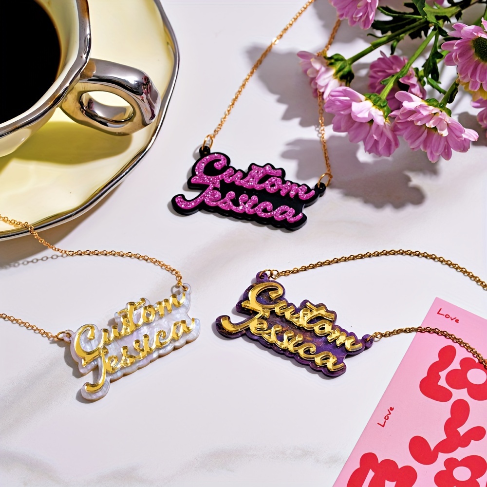 قلادة اسم مخصصة من الأكريليك م - مراجعة Name Necklace Custom وسعره