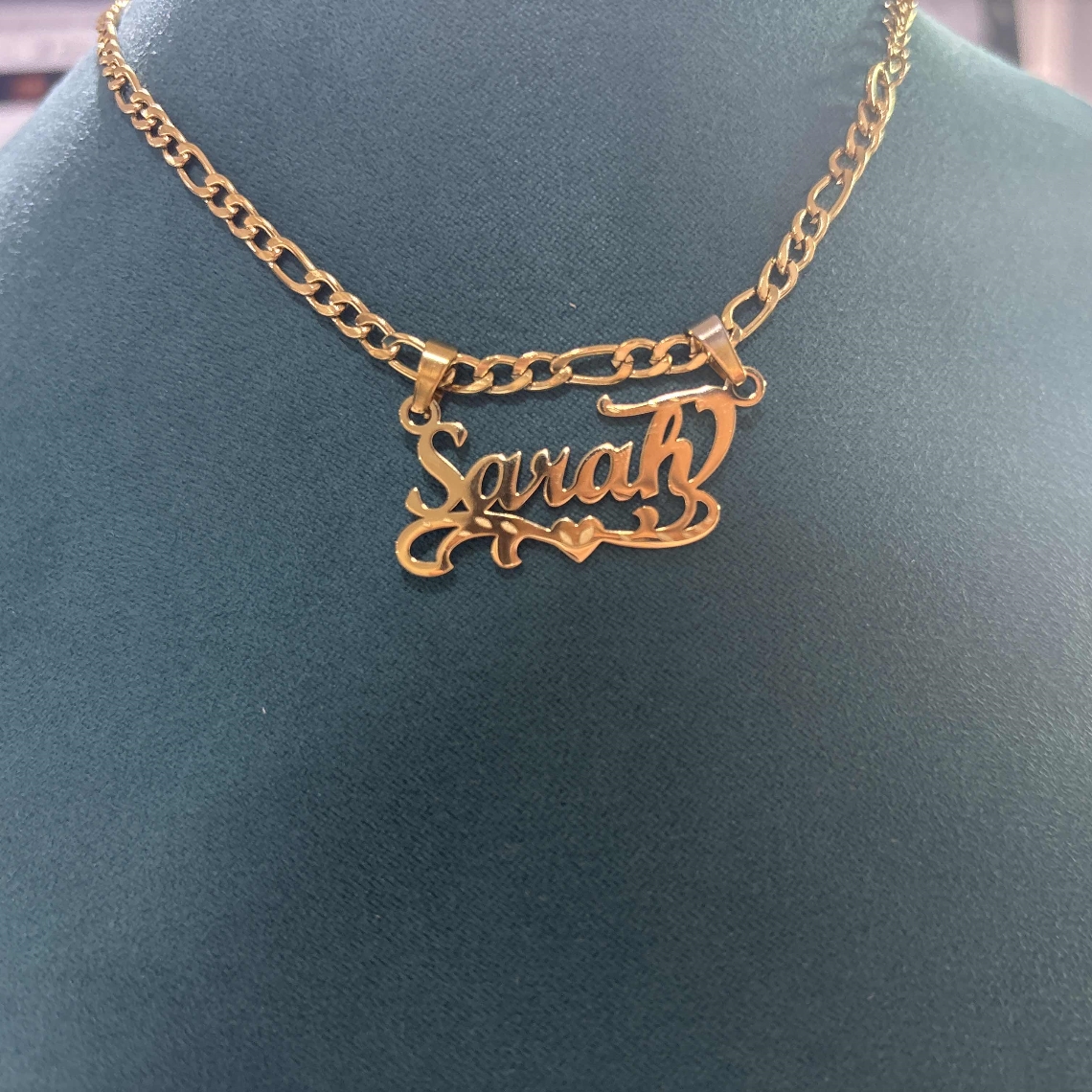 سلسلة فيجارو مخصصة مع اسم قلب  - مراجعة Name Necklace Custom وسعره
